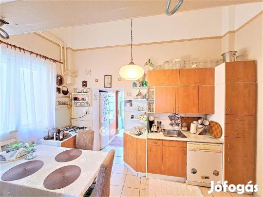 127 nm-es ház eladó Kecskemét