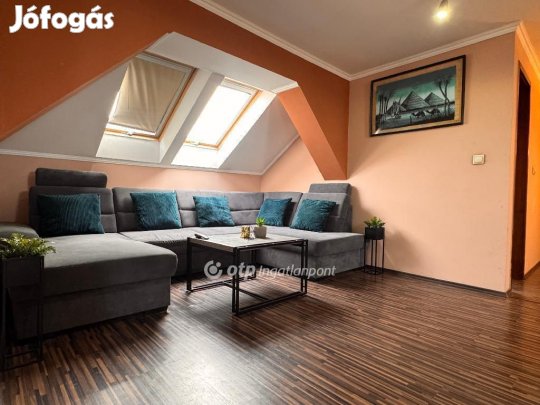 127 nm-es lakás eladó Pápa
