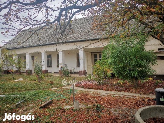 128 nm-es ház eladó Dömsöd