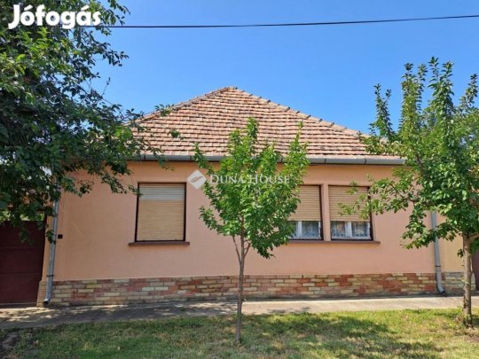 128 nm-es ház eladó Gara