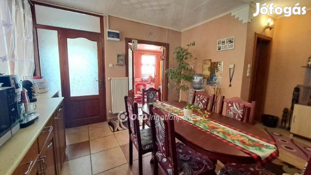 128 nm-es ház eladó Gyula