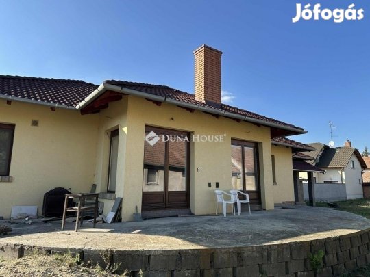 128 nm-es ház eladó Nagykőrös