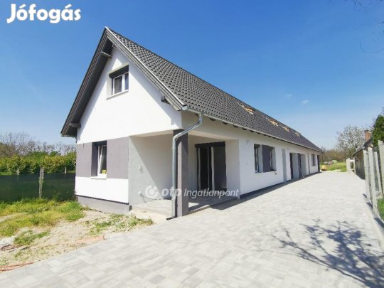 128 nm-es ház eladó Ráckeve
