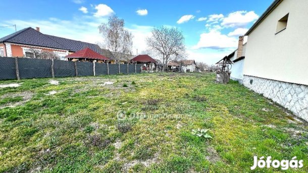 1298 nm-es telek eladó Kunsziget