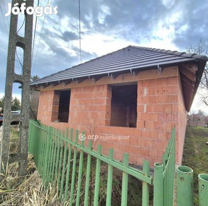 129 nm-es ház eladó Cece