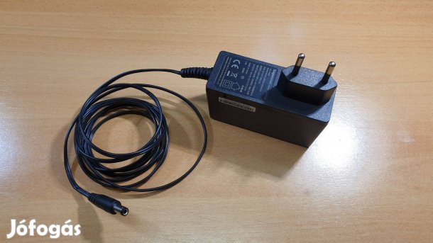 12V / 2,5 A, 30 Wattos töltő eladó