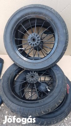 12,5" babakocsi kerék fújt kerék