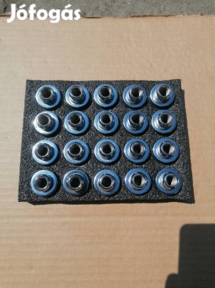 12x1,5-ös Új Toyota Alufelni csavar