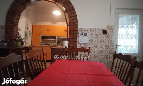 130 nm-es ház eladó Berettyóújfalu