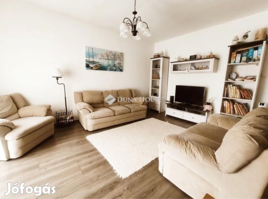 130 nm-es lakás eladó Pécs