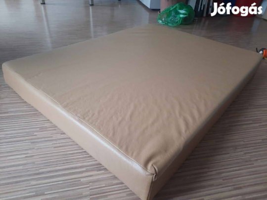 130x100x13 cm-es bőrözött kutyafekhely