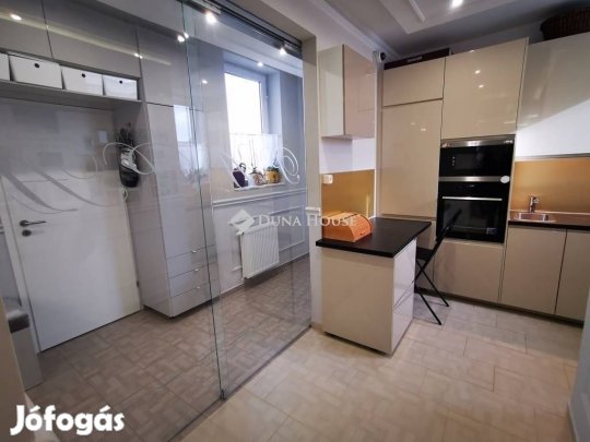 131 nm-es lakás eladó Veszprém