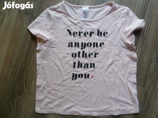 134/140-es kislány póló