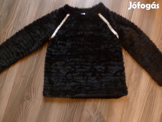 134/140-es szőrös kislány felső