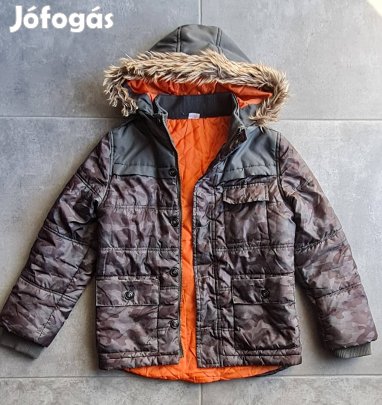 134-es F&F használt állapotú kabát 