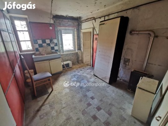 134 nm-es ház eladó Kölesd