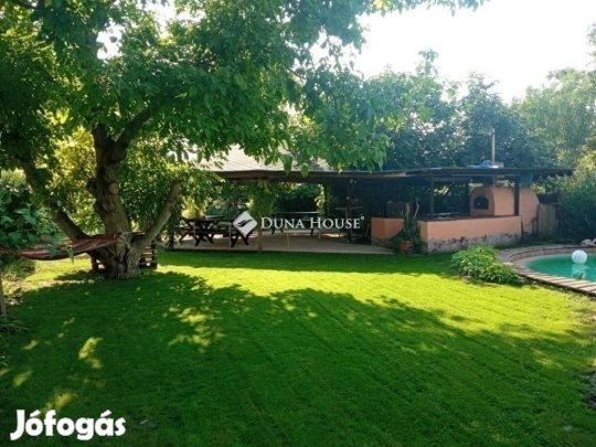 134 nm-es ház eladó Monor