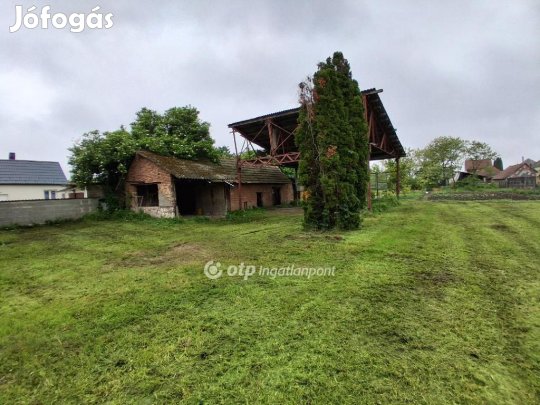 135 nm-es ház eladó Ács