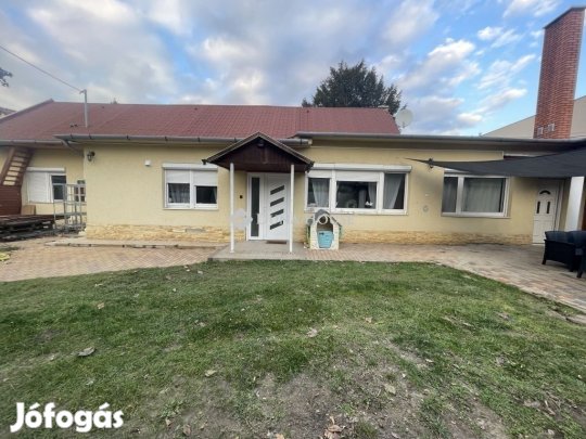 135 nm-es ház eladó Kecskemét