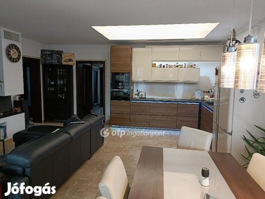 135 nm-es ház eladó Kiskunlacháza