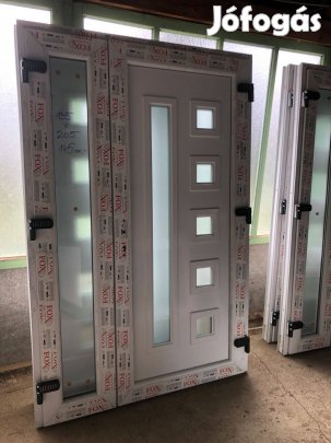 135 x 205 cm-es új bejárati ajtók