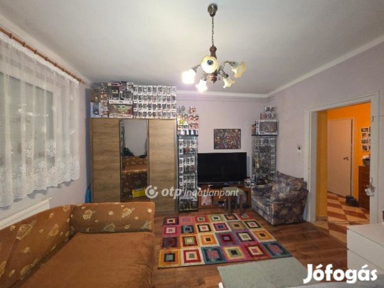 137 nm-es ház eladó Pápa