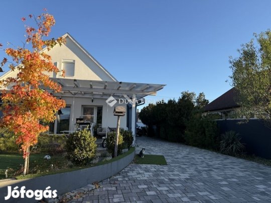 138 nm-es ház eladó Adony