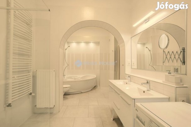 138 nm-es lakás eladó Pécs