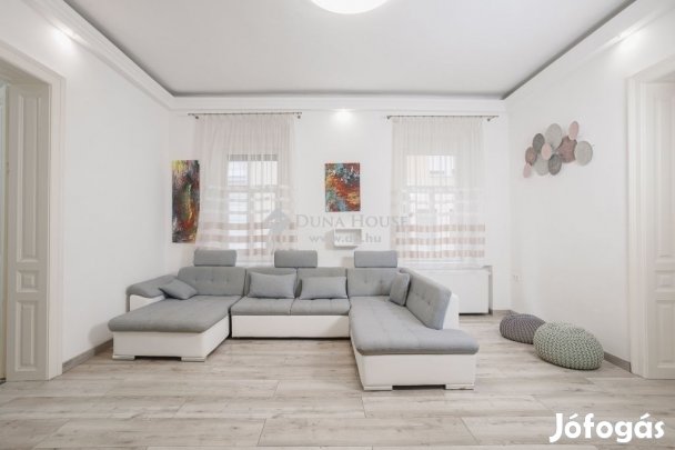 138 nm-es lakás eladó Pécs
