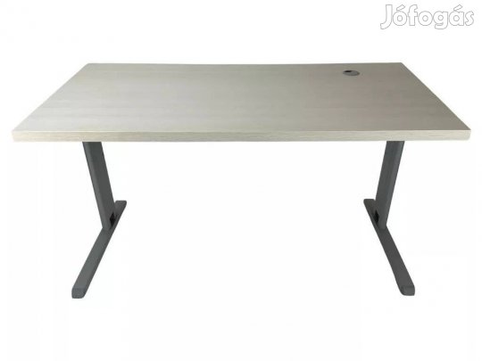 138x58 cm, juhar színű íróasztal, egyedi tervezésű - nagy mennyiségben