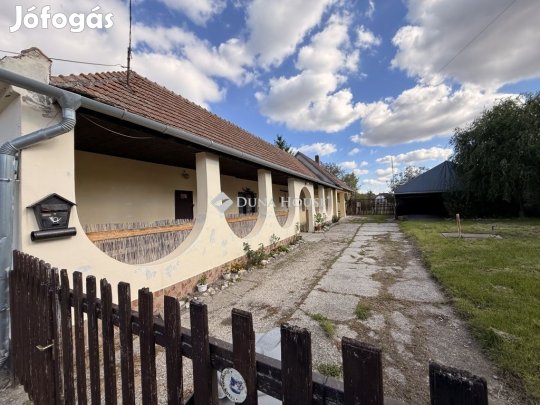 139 nm-es ház eladó Mecsér