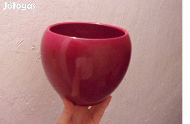 13 cm átmérőjű kerámia kaspó virágtartó Újpest központ közelében