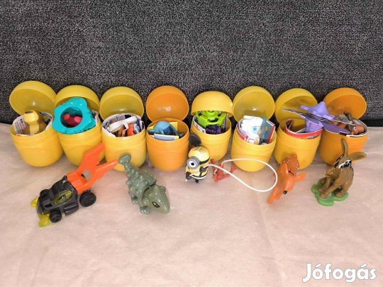 13 db Kinder figura - zömében új