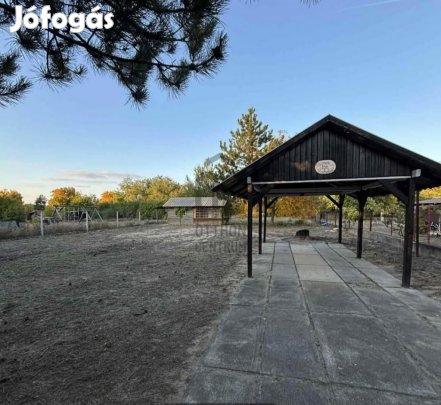 1403 nm-es telek eladó Cegléd