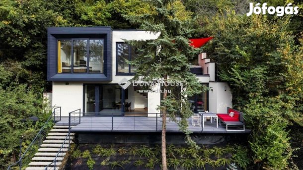 140 nm-es ház eladó Balatonakarattya