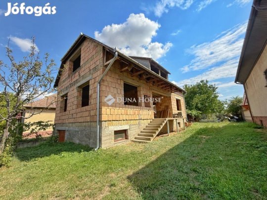 140 nm-es ház eladó Cece