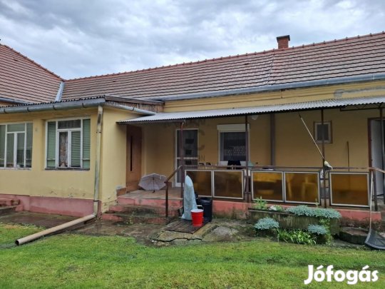 140 nm-es ház eladó Gyékényes