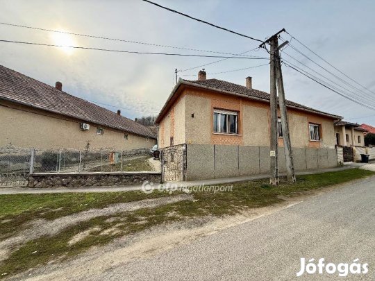 140 nm-es ház eladó Hidas