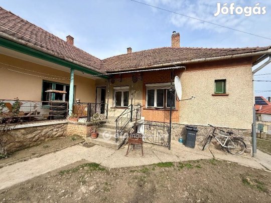 140 nm-es ház eladó Hidas