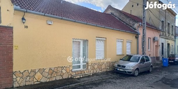 140 nm-es ház eladó Pécs