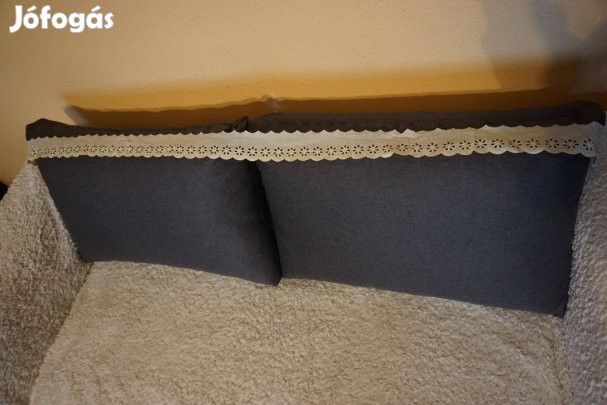 143x6 cm.-es riselt, és hímzett, sormintás fehér textil csüngő eladó