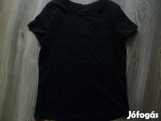 146/152-es kislány fekete póló