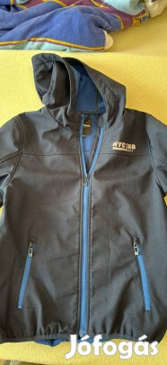 146/152-es softshell kabát eladó
