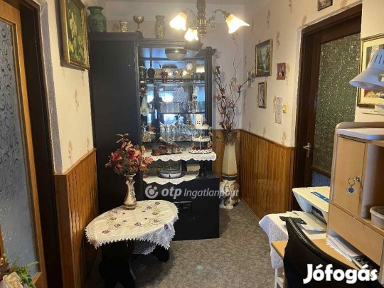 146 nm-es ház eladó Abony