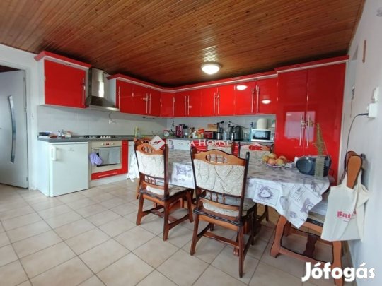 146 nm-es ház eladó Bár