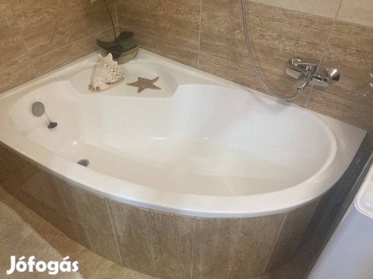 146x97 cm-s ívelt kád eladó