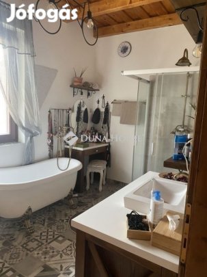 148 nm-es ház eladó Helvécia