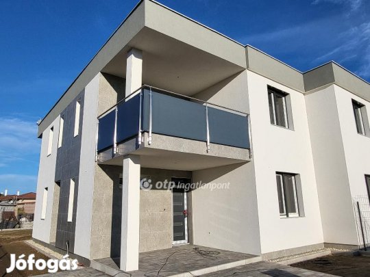 148 nm-es ház eladó Siófok