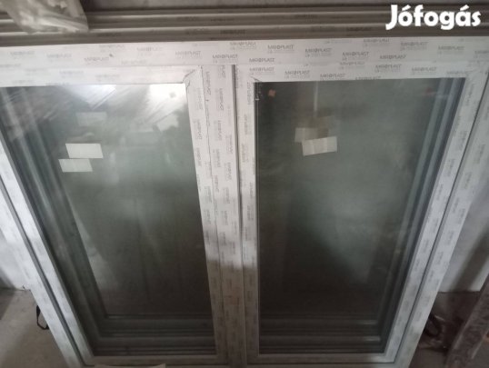 148x145 műanyag ablak, kétszárnyú, tokosztott, bukó/nyíló