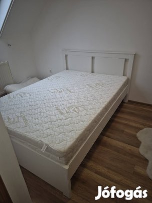 149×200as Ikeás ágykereret matraccal eladó 